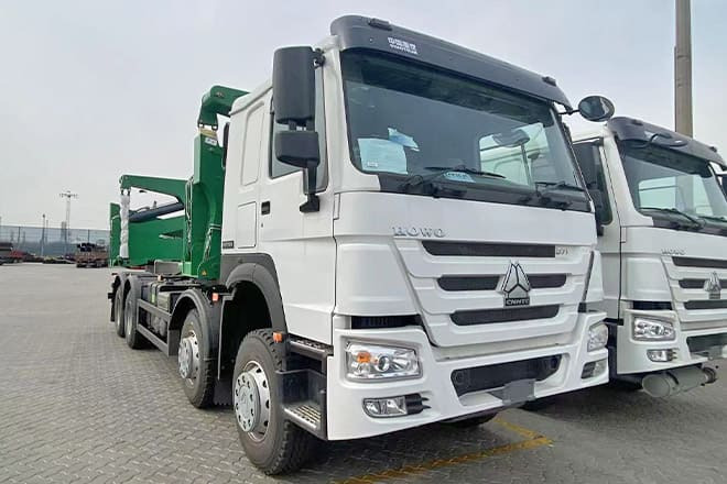 XCMG 20Ft Container Side Loader Truck for Sale in Tanzania - Camión portacontenedore/ Intercambiable: foto 2 XCMG 20Ft Container Side Loader Truck for Sale in Tanzania - Camión portacontenedore/ Intercambiable: foto 2