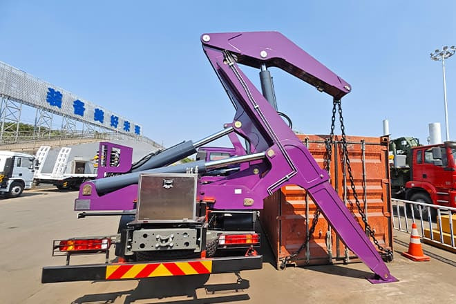 XCMG 37 Ton Container Side Lifter Truck for Sale in Kiribati - Camión portacontenedore/ Intercambiable: foto 3 XCMG 37 Ton Container Side Lifter Truck for Sale in Kiribati - Camión portacontenedore/ Intercambiable: foto 3