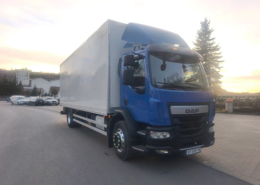 DAF LF 18.320 Kontener 20 palet - Camión caja cerrada: foto 2 DAF LF 18.320 Kontener 20 palet - Camión caja cerrada: foto 2