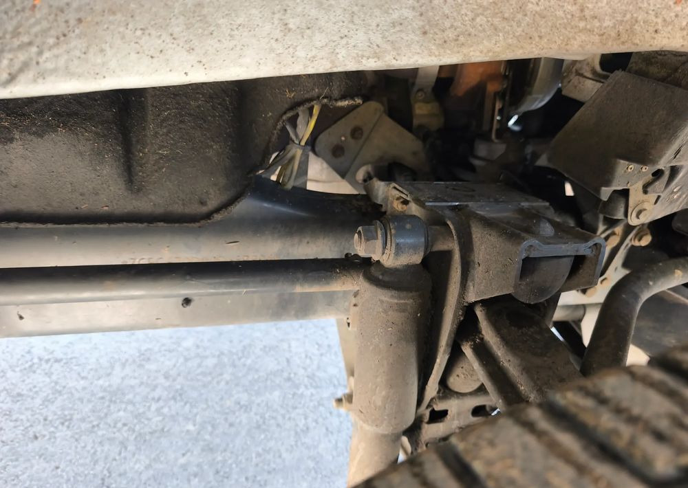 Iveco DAILY 70C18 KONTENER 5,5M obsługa silnika nowy rozrząd - Camión caja cerrada: foto 4 Iveco DAILY 70C18 KONTENER 5,5M obsługa silnika nowy rozrząd - Camión caja cerrada: foto 4