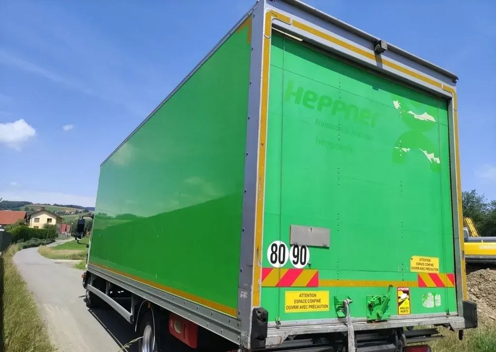 MAN TGL 12.190 kontener , winda - Camión caja cerrada: foto 5 MAN TGL 12.190 kontener , winda - Camión caja cerrada: foto 5