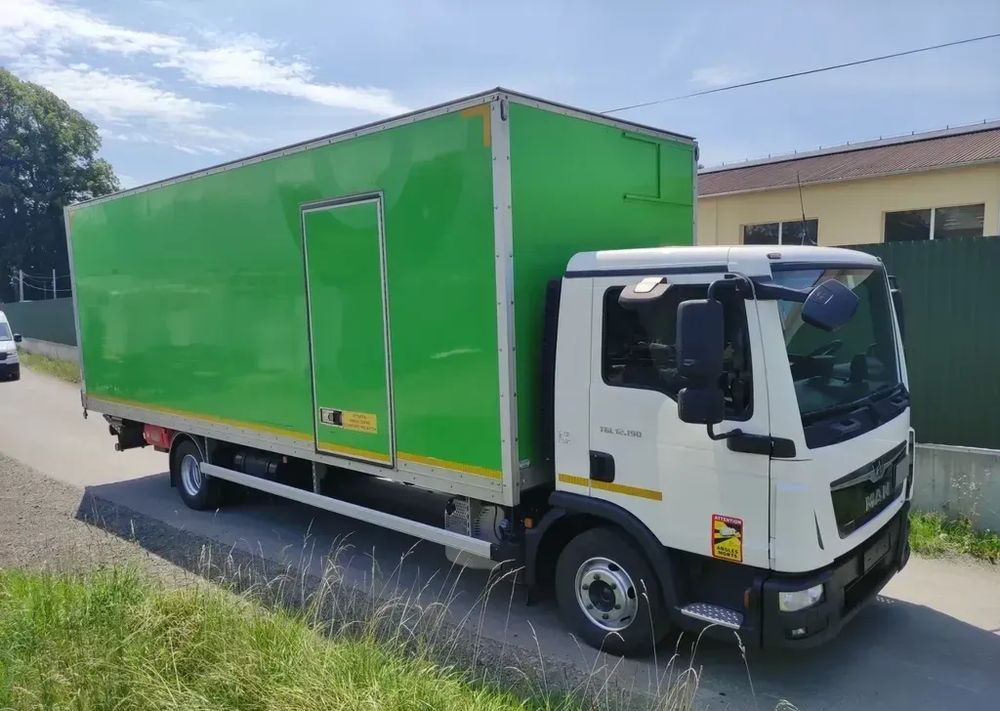 MAN TGL 12.190 kontener , winda - Camión caja cerrada: foto 3 MAN TGL 12.190 kontener , winda - Camión caja cerrada: foto 3