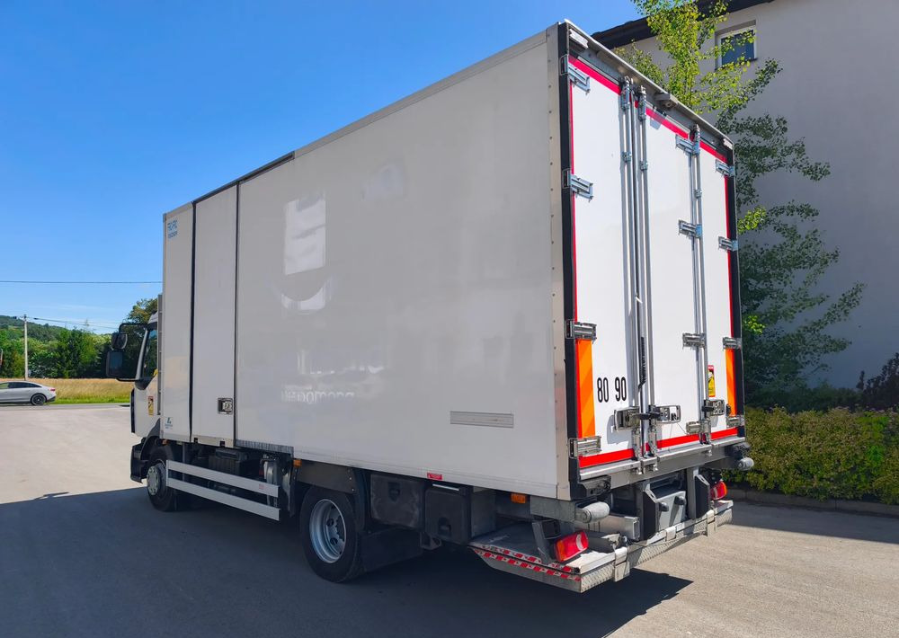 Renault GAMA D 12.210 chłodnia izoterma 14 palet poduszka - Camión frigorífico: foto 2 Renault GAMA D 12.210 chłodnia izoterma 14 palet poduszka - Camión frigorífico: foto 2