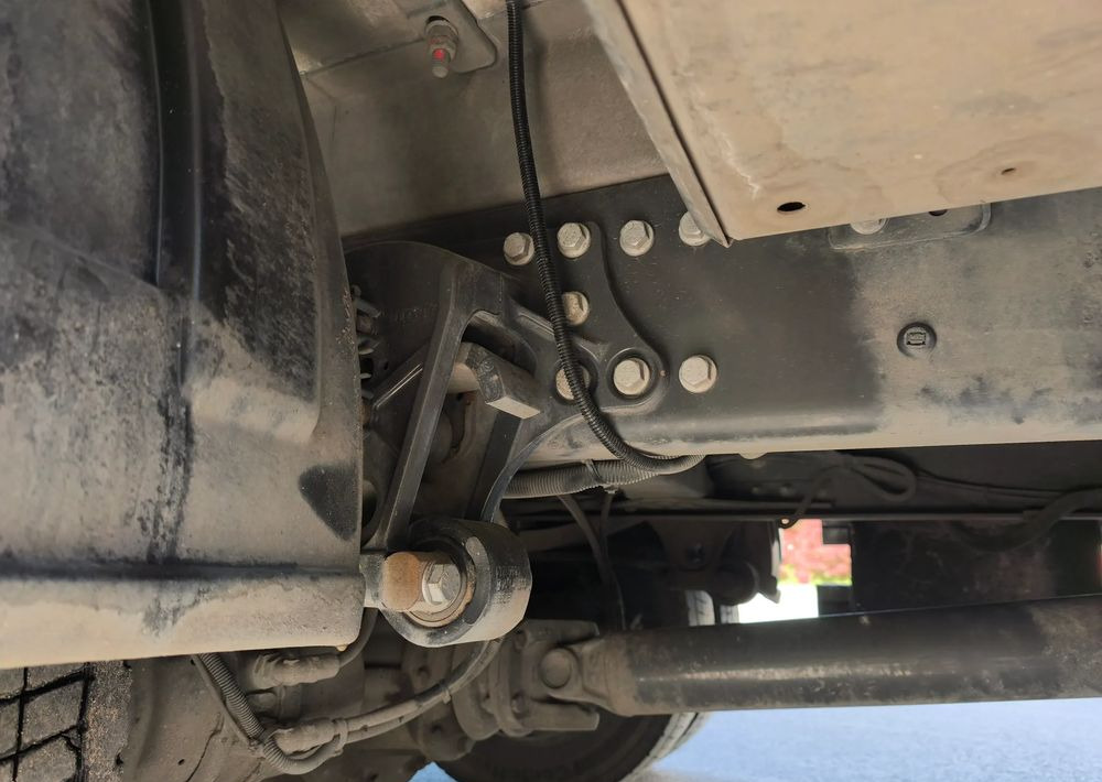 Renault GAMA D 12.210 chłodnia izoterma 14 palet poduszka - Camión frigorífico: foto 4 Renault GAMA D 12.210 chłodnia izoterma 14 palet poduszka - Camión frigorífico: foto 4