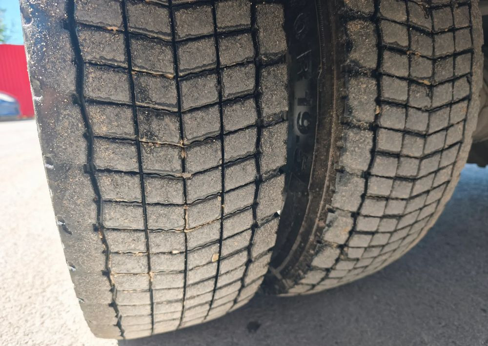 Renault GAMA D 12.210 chłodnia izoterma 14 palet poduszka - Camión frigorífico: foto 3 Renault GAMA D 12.210 chłodnia izoterma 14 palet poduszka - Camión frigorífico: foto 3