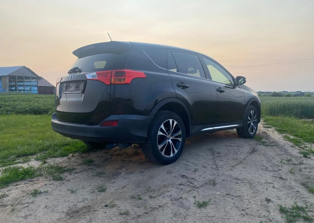 Toyota RAV4 2.0 D-4D 4x4 - SUV/ Todoterreno: foto 2 Toyota RAV4 2.0 D-4D 4x4 - SUV/ Todoterreno: foto 2