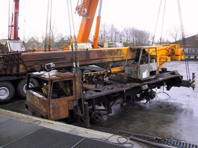 Liebherr LTM 1045-4 for parts - Autogrúa: foto 1 Liebherr LTM 1045-4 for parts - Autogrúa: foto 1