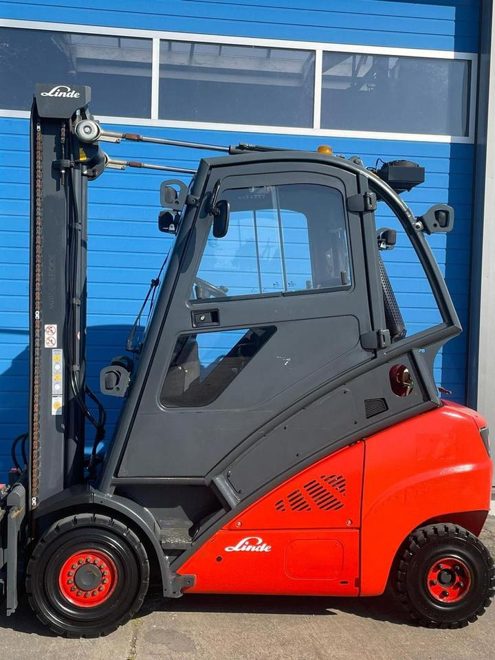 Linde H 35 T - 4745 h - Seitenschieber neu - - Carretilla elevadora de gas: foto 2 Linde H 35 T - 4745 h - Seitenschieber neu - - Carretilla elevadora de gas: foto 2