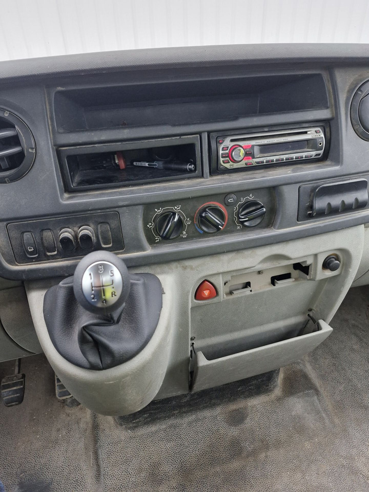 Renault Mascott 3.5T- (Disponible à compter du 24/11/2025) 3 places avec benne basculante hydraulique. BEG. Vendu sans CT. Véhicule roulant. Entretien régulier. Arrêté début 2025 pour souci passage d - Furgoneta basculante: foto 5 Renault Mascott 3.5T- (Disponible à compter du 24/11/2025) 3 places avec benne basculante hydraulique. BEG. Vendu sans CT. Véhicule roulant. Entretien régulier. Arrêté début 2025 pour souci passage d - Furgoneta basculante: foto 5