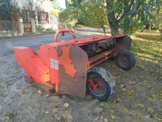 Kuhn BNG 270 - Desbrozadora de martillos: foto 4 Kuhn BNG 270 - Desbrozadora de martillos: foto 4