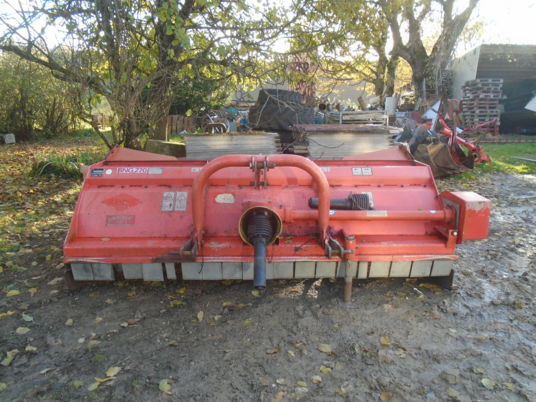 Kuhn BNG 270 - Desbrozadora de martillos: foto 1 Kuhn BNG 270 - Desbrozadora de martillos: foto 1