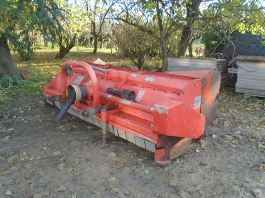 Kuhn BNG 270 - Desbrozadora de martillos: foto 3 Kuhn BNG 270 - Desbrozadora de martillos: foto 3