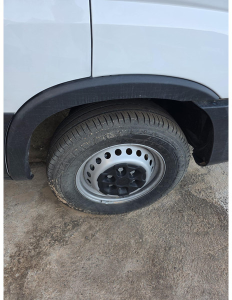 Iveco Daily 35S14 - Camión chasis: foto 4 Iveco Daily 35S14 - Camión chasis: foto 4