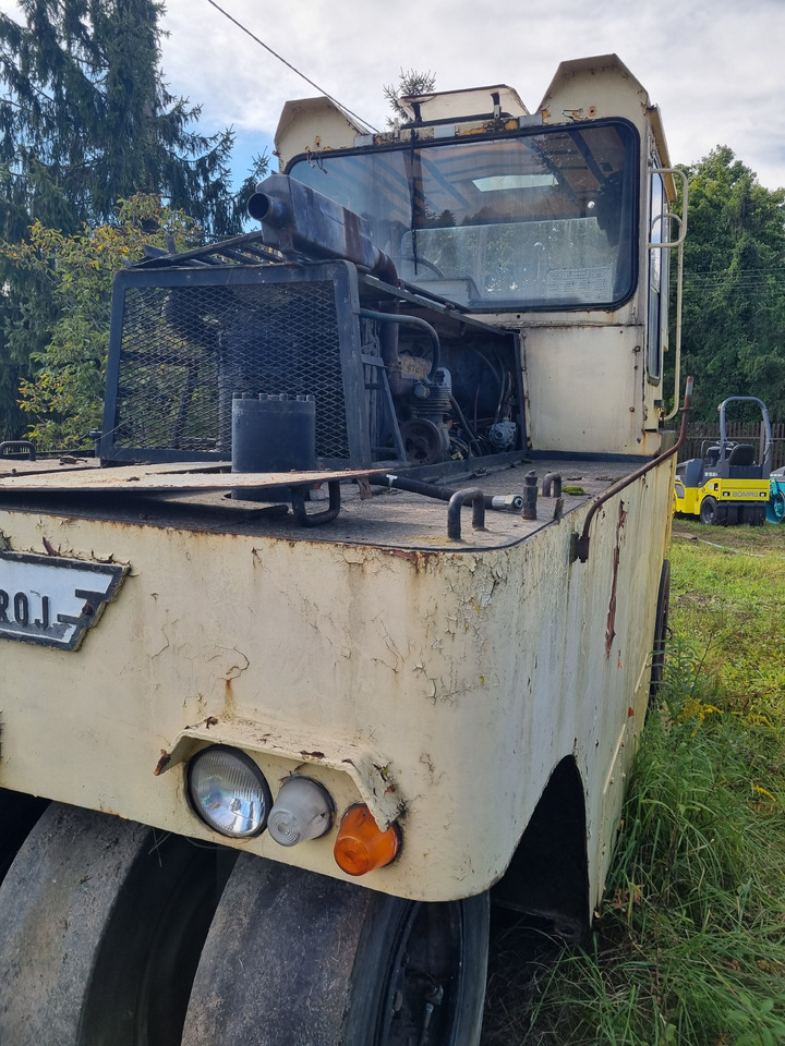 Stavostroj GRW 101 - Rodillo de neumáticos: foto 2 Stavostroj GRW 101 - Rodillo de neumáticos: foto 2