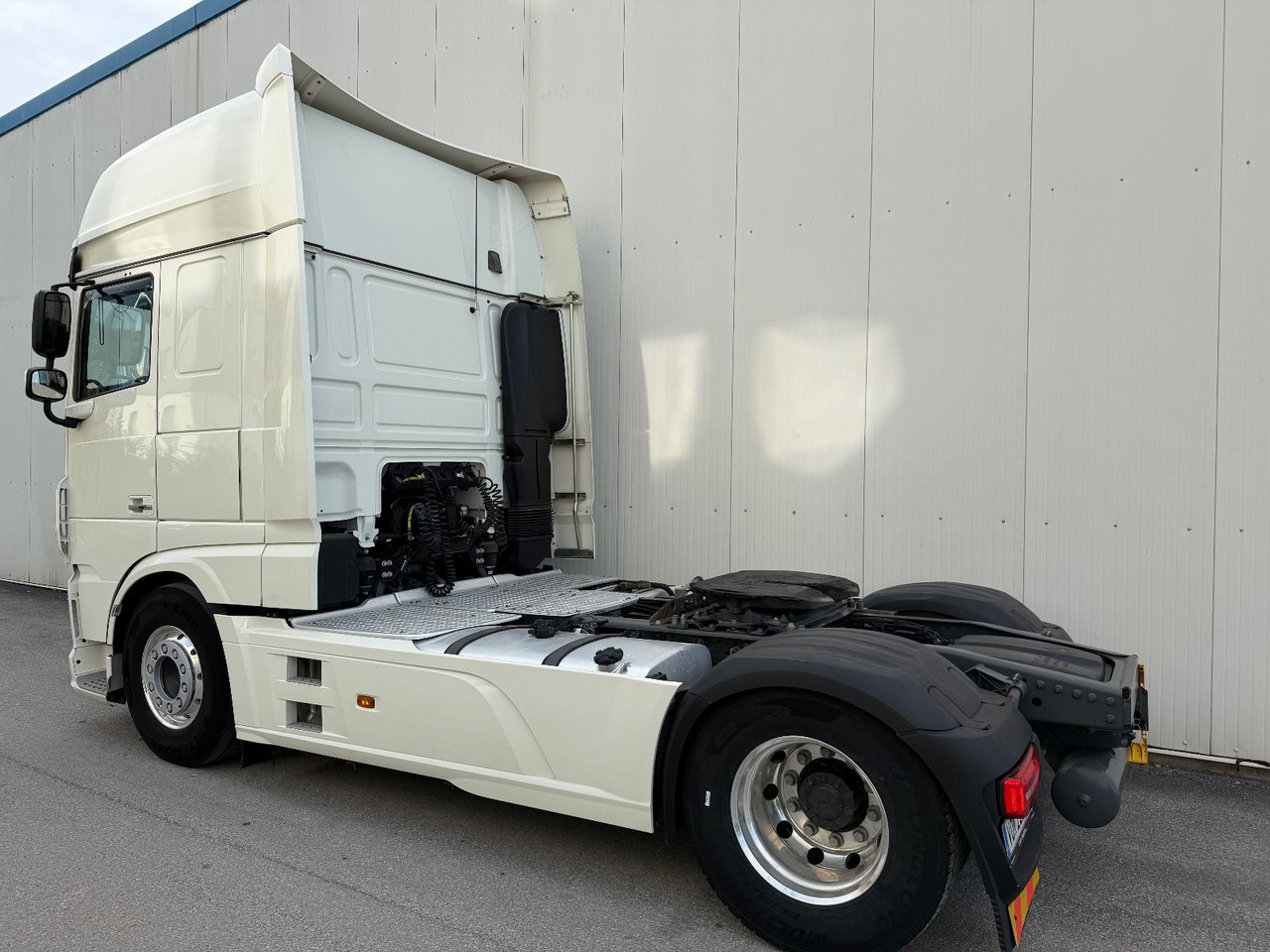 DAF XF 530 Vollausstattung Vollluft 2l-Hydraulik - Cabeza tractora: foto 4 DAF XF 530 Vollausstattung Vollluft 2l-Hydraulik - Cabeza tractora: foto 4