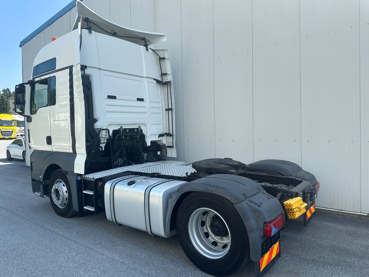 MAN TGX 18.460 XXL Intarder/Standklima - Cabeza tractora: foto 4 MAN TGX 18.460 XXL Intarder/Standklima - Cabeza tractora: foto 4