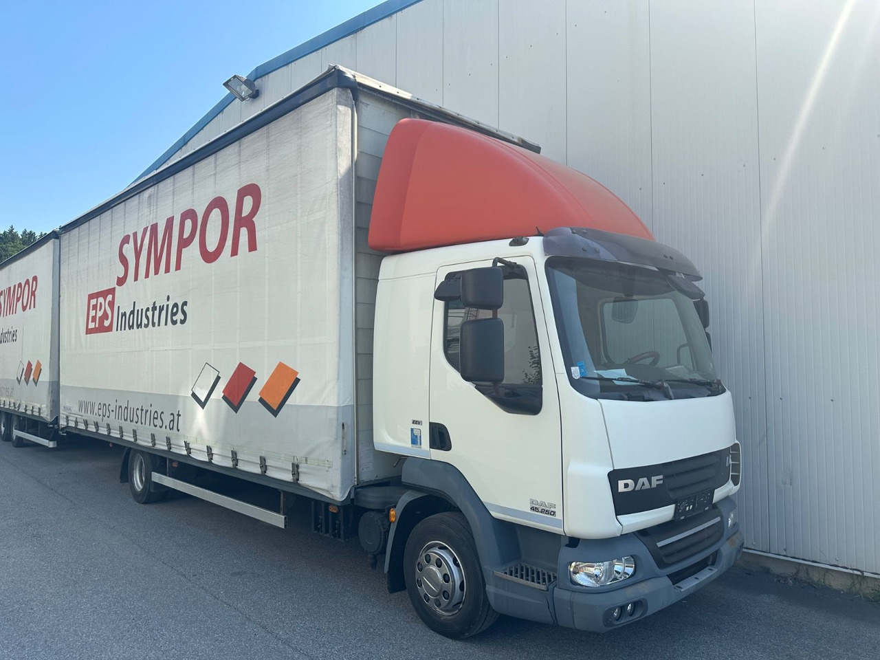 DAF LF 250 Schalter 120m° TÜV - Camión lona: foto 2 DAF LF 250 Schalter 120m° TÜV - Camión lona: foto 2