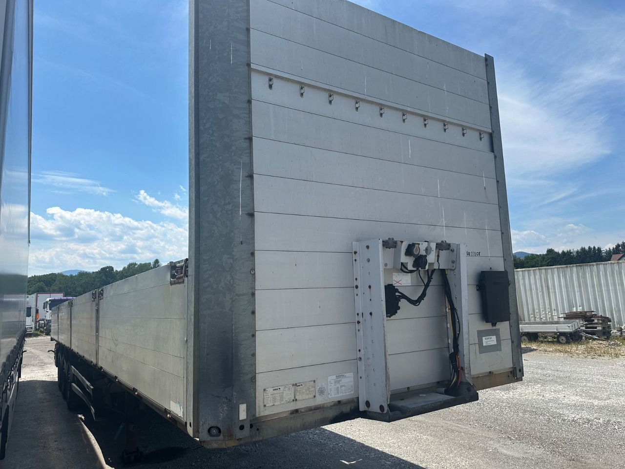 Schmitz Cargobull SCB 24 Bordwand 800 Lift - Semirremolque plataforma/ Caja abierta: foto 2 Schmitz Cargobull SCB 24 Bordwand 800 Lift - Semirremolque plataforma/ Caja abierta: foto 2