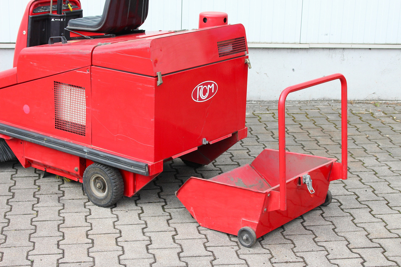 Barredora industrial RCM R703 E/1 elektro Aufsitz- Kehrsaugmaschine Kehrmaschine: foto 22 Barredora industrial RCM R703 E/1 elektro Aufsitz- Kehrsaugmaschine Kehrmaschine: foto 22