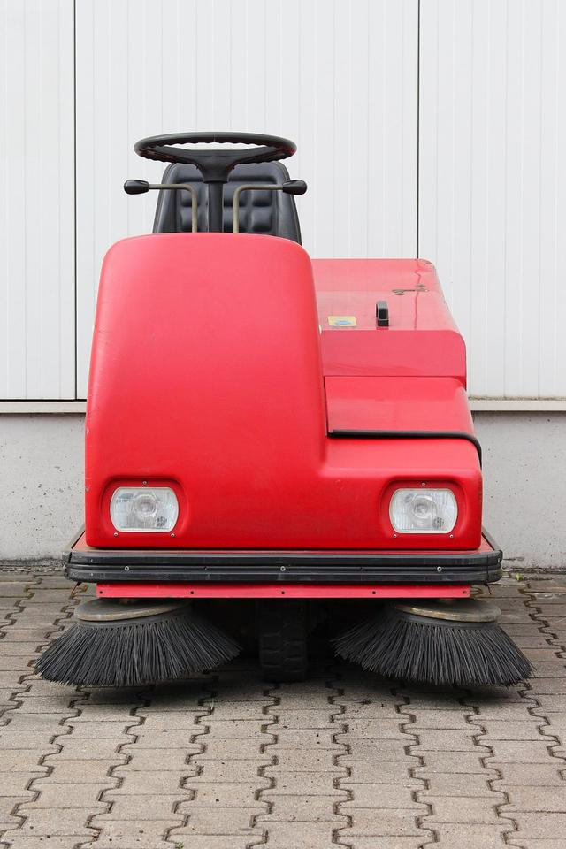 Barredora industrial RCM R703 E/1 elektro Aufsitz- Kehrsaugmaschine Kehrmaschine: foto 20 Barredora industrial RCM R703 E/1 elektro Aufsitz- Kehrsaugmaschine Kehrmaschine: foto 20