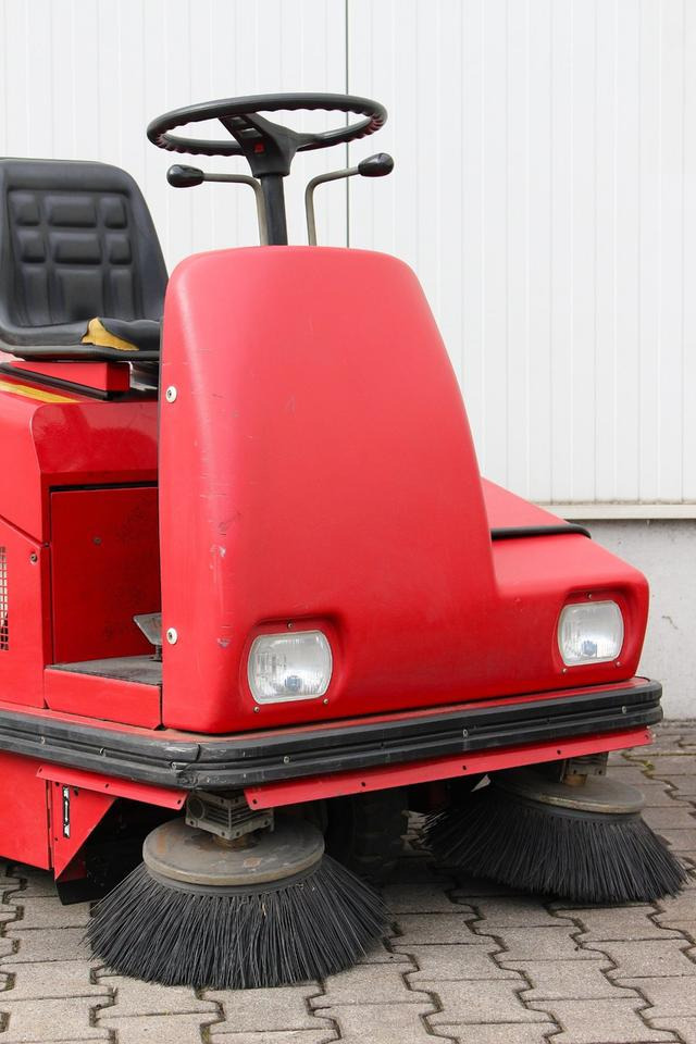 Barredora industrial RCM R703 E/1 elektro Aufsitz- Kehrsaugmaschine Kehrmaschine: foto 12 Barredora industrial RCM R703 E/1 elektro Aufsitz- Kehrsaugmaschine Kehrmaschine: foto 12