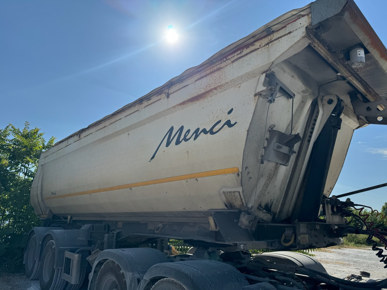 MENCI Semirimorchio Ribaltabile Mezzo d'opera - Semirremolque volquete: foto 1 MENCI Semirimorchio Ribaltabile Mezzo d'opera - Semirremolque volquete: foto 1