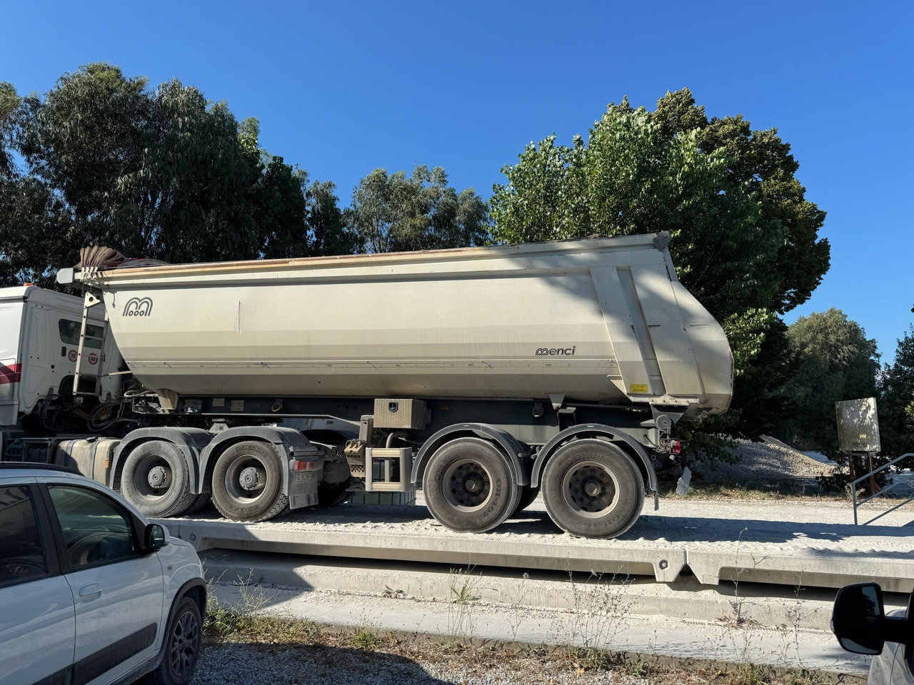 MENCI Semirimorchio Ribaltabile Mezzo d'opera - Semirremolque volquete: foto 4 MENCI Semirimorchio Ribaltabile Mezzo d'opera - Semirremolque volquete: foto 4