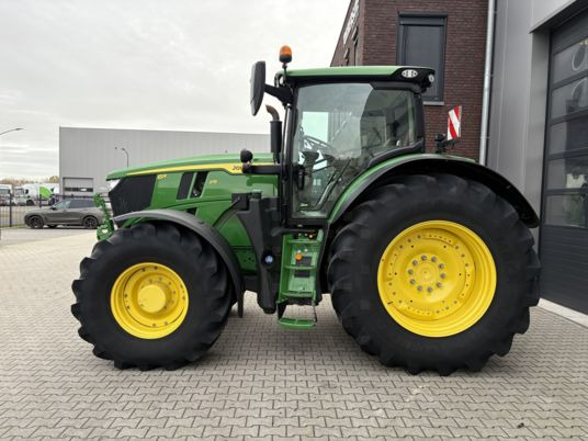 John Deere 6r215 - Tractor: foto 2 John Deere 6r215 - Tractor: foto 2