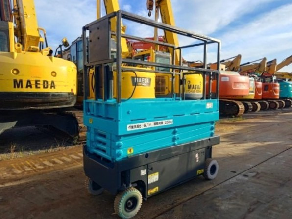 AIRMAN ENTL061 - Plataforma de tijeras: foto 1 AIRMAN ENTL061 - Plataforma de tijeras: foto 1