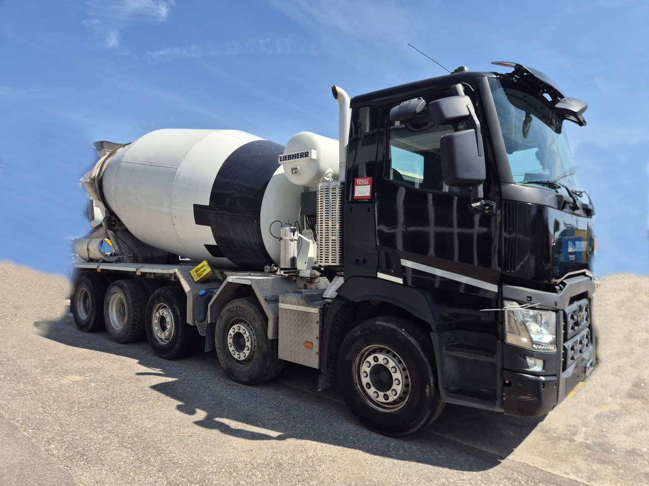 RENAULT C520 10x4 Betonmischer Liebherr 10 m3 - Camión hormigonera: foto 1 RENAULT C520 10x4 Betonmischer Liebherr 10 m3 - Camión hormigonera: foto 1