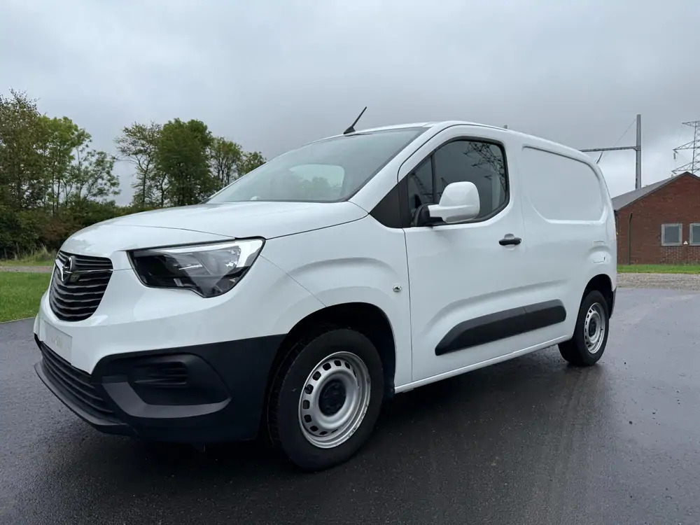 Opel Combo *102 cv*53600 km*Apple Car Play - Furgoneta pequeña: foto 1 Opel Combo *102 cv*53600 km*Apple Car Play - Furgoneta pequeña: foto 1