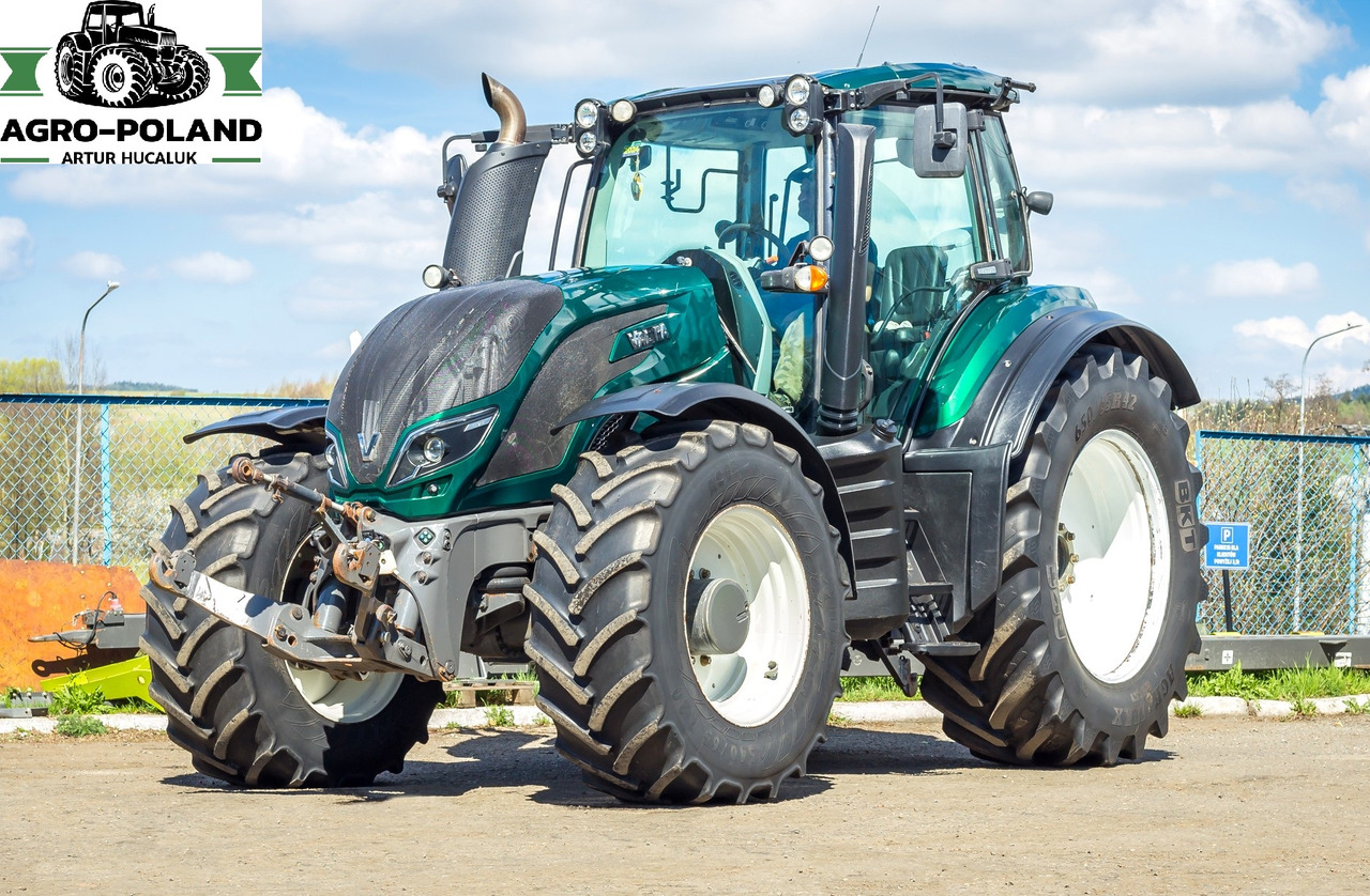 VALTRA T214 - 2016 ROK - 4950 h - Tractor: foto 2 VALTRA T214 - 2016 ROK - 4950 h - Tractor: foto 2