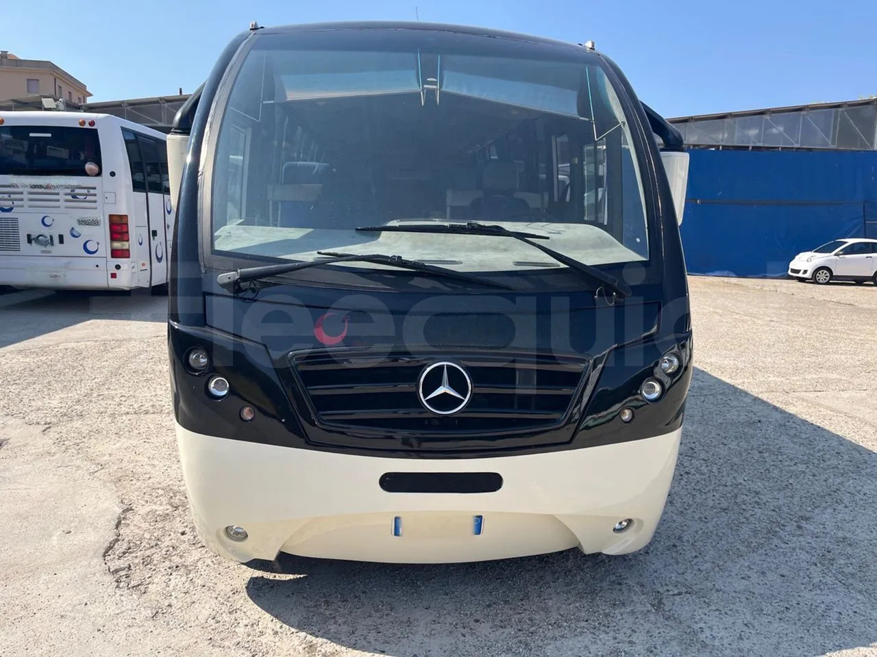 Mercedes-Benz MB 818 S - Autocar: foto 2 Mercedes-Benz MB 818 S - Autocar: foto 2