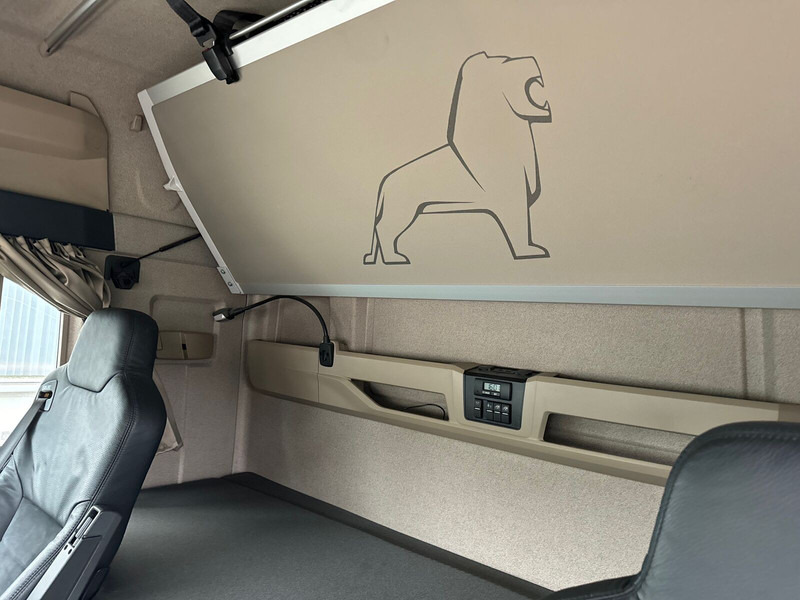 Camión multibasculante MAN TGX 26.580 BL 6x2 Zwillingbereifte Liftachse Abroller Hiab Funk-: foto 15