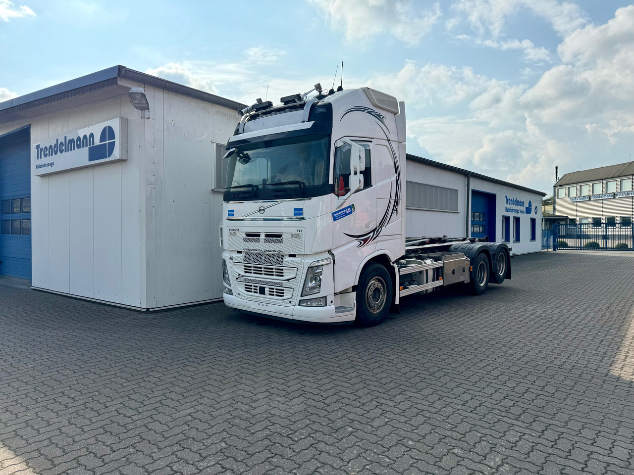 VOLVO Fh-13-540 6x4R - Camión multibasculante: foto 1 VOLVO Fh-13-540 6x4R - Camión multibasculante: foto 1