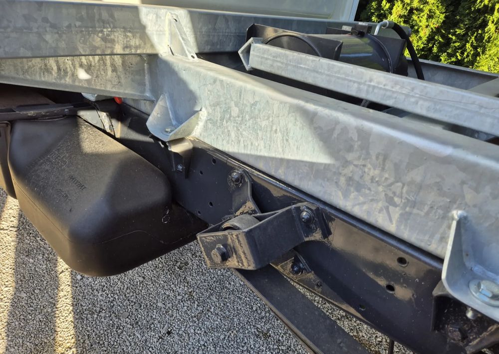 Iveco 35c17 3.0 Brygadówka - Furgoneta basculante: foto 5 Iveco 35c17 3.0 Brygadówka - Furgoneta basculante: foto 5