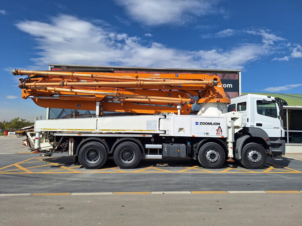 MERCEDES-BENZ AXOR 4140 ZOOMLION 43X-5RZ - Camión bomba de hormigón: foto 4 MERCEDES-BENZ AXOR 4140 ZOOMLION 43X-5RZ - Camión bomba de hormigón: foto 4