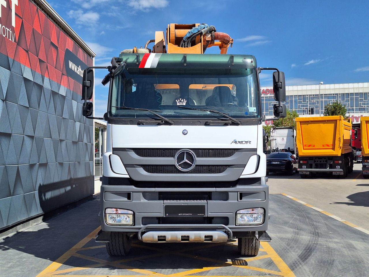 MERCEDES-BENZ AXOR 4140 ZOOMLION 43X-5RZ - Camión bomba de hormigón: foto 2 MERCEDES-BENZ AXOR 4140 ZOOMLION 43X-5RZ - Camión bomba de hormigón: foto 2