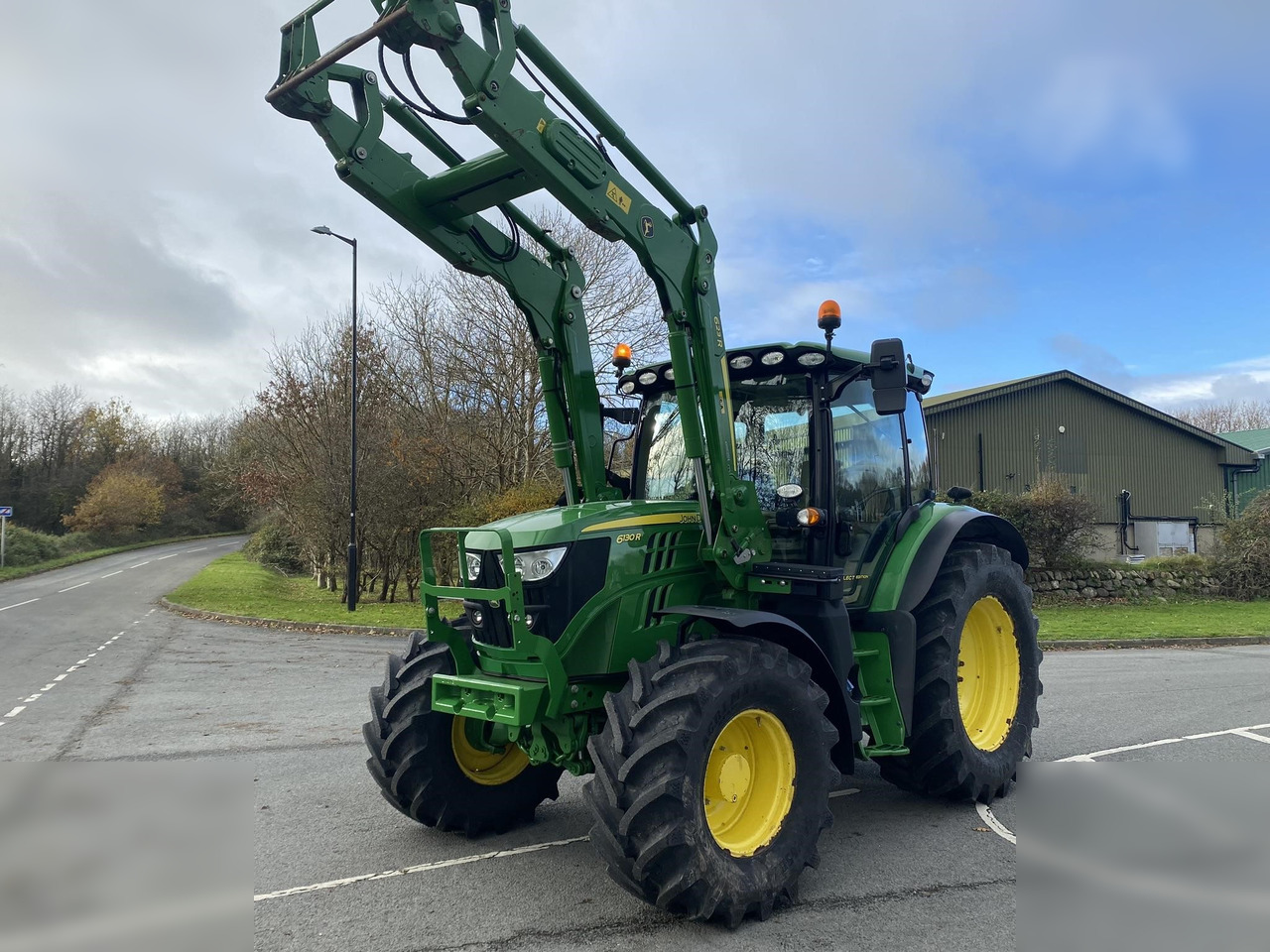 2019 JOHN DEERE 6130R - Tractor: foto 1 2019 JOHN DEERE 6130R - Tractor: foto 1