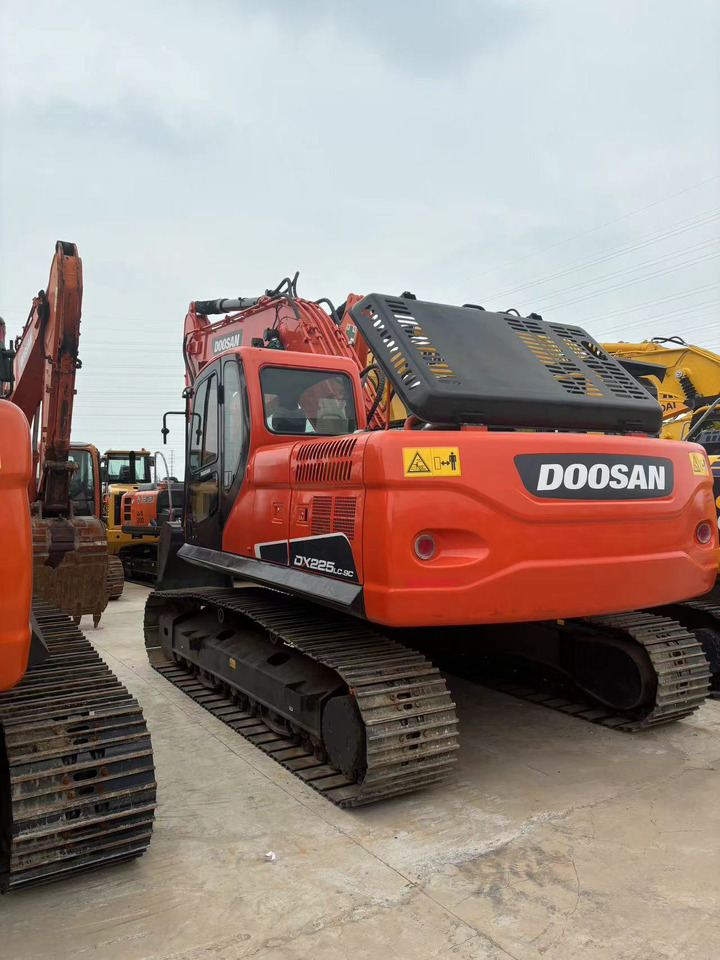 DOOSAN dx225 excavator original hot sale - Excavadora de cadenas: foto 2 DOOSAN dx225 excavator original hot sale - Excavadora de cadenas: foto 2