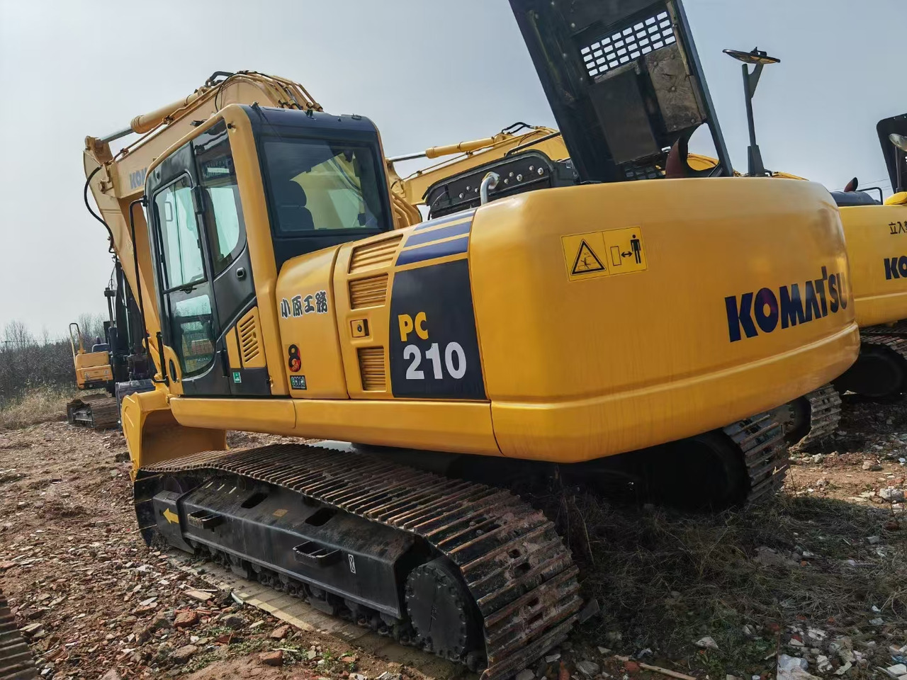 KOMATSU pc210-8 used crawler excavator japan brand hot sale - Excavadora de cadenas: foto 1 KOMATSU pc210-8 used crawler excavator japan brand hot sale - Excavadora de cadenas: foto 1