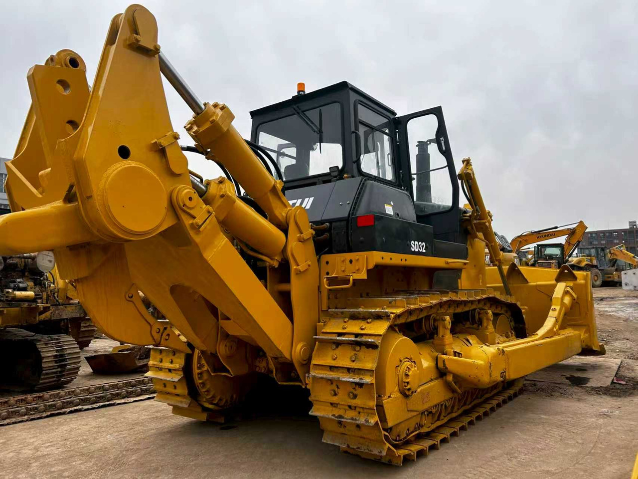SHANTUI SD32 used bulldozer famous china brand for sale - Bulldozer: foto 5 SHANTUI SD32 used bulldozer famous china brand for sale - Bulldozer: foto 5
