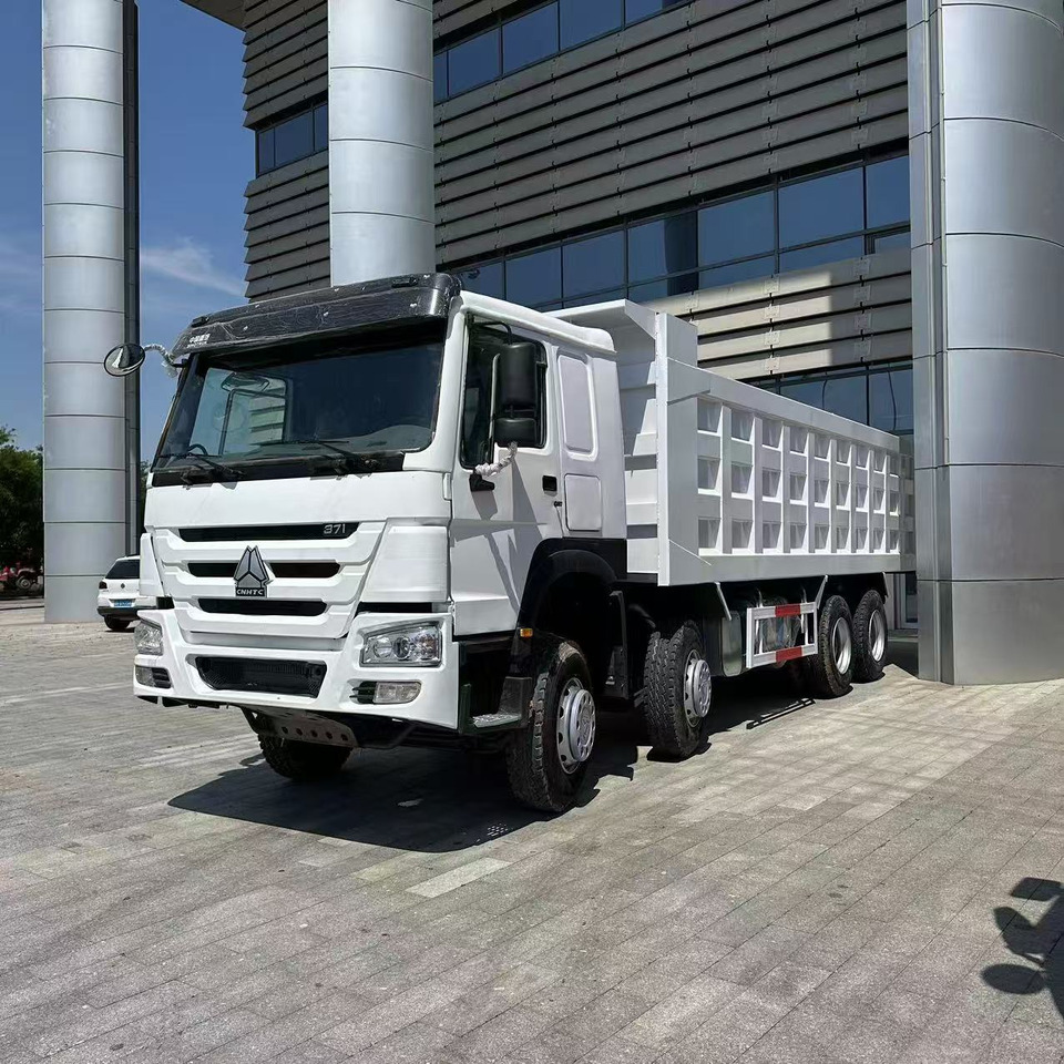 SINOTRUK howo 371 8x4 dump truck - Dúmper: foto 1 SINOTRUK howo 371 8x4 dump truck - Dúmper: foto 1