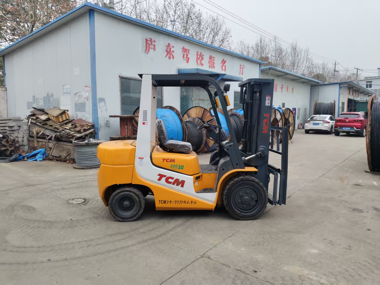 TCM FD30 Japan brand used 3 ton 4.5m diesel forklift Customizable mast clamps - Carretilla elevadora diésel: foto 3 TCM FD30 Japan brand used 3 ton 4.5m diesel forklift Customizable mast clamps - Carretilla elevadora diésel: foto 3