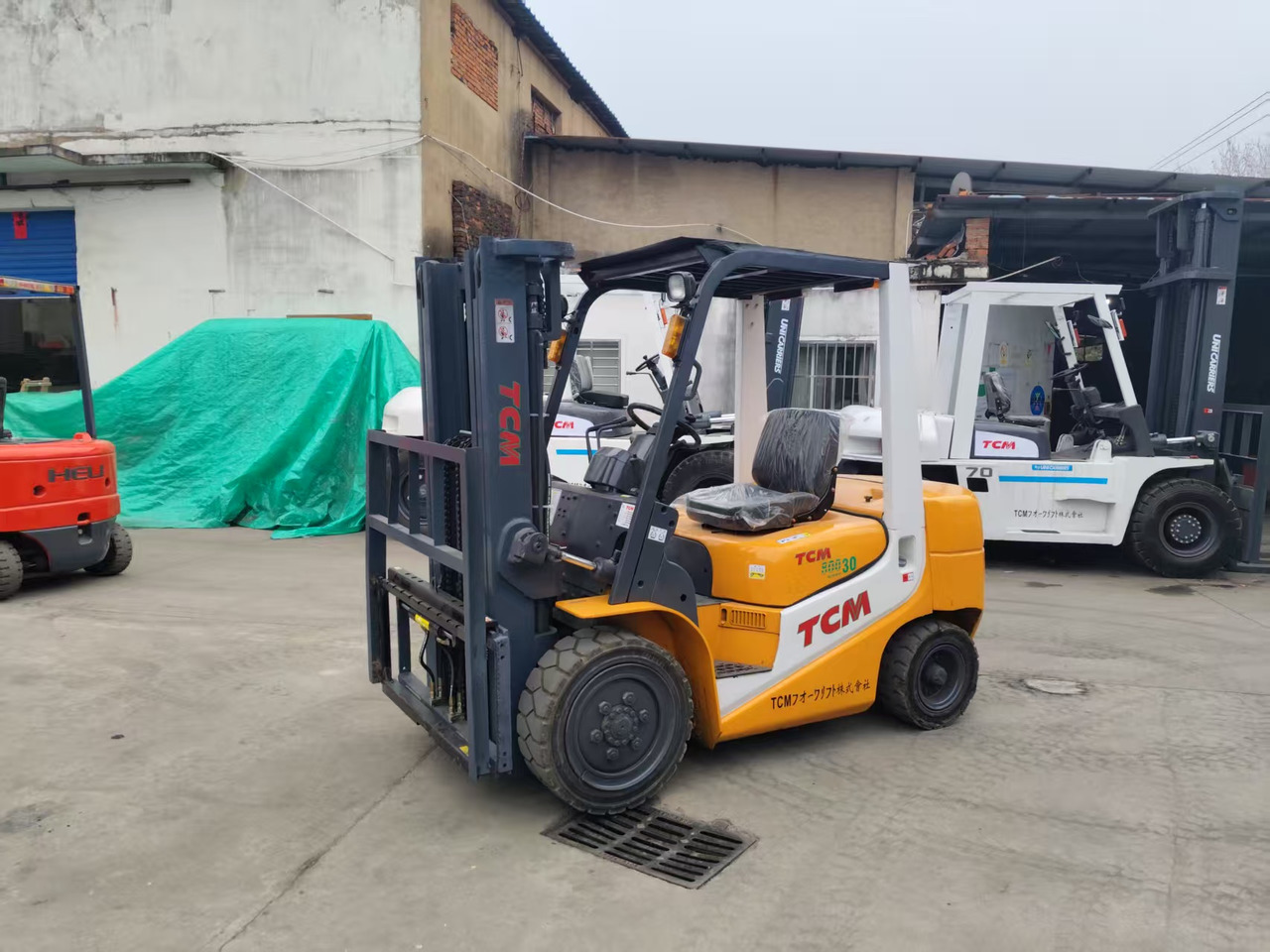 TCM FD30 Japan brand used 3 ton diesel forklift Customizable mast clamps - Carretilla elevadora diésel: foto 1 TCM FD30 Japan brand used 3 ton diesel forklift Customizable mast clamps - Carretilla elevadora diésel: foto 1