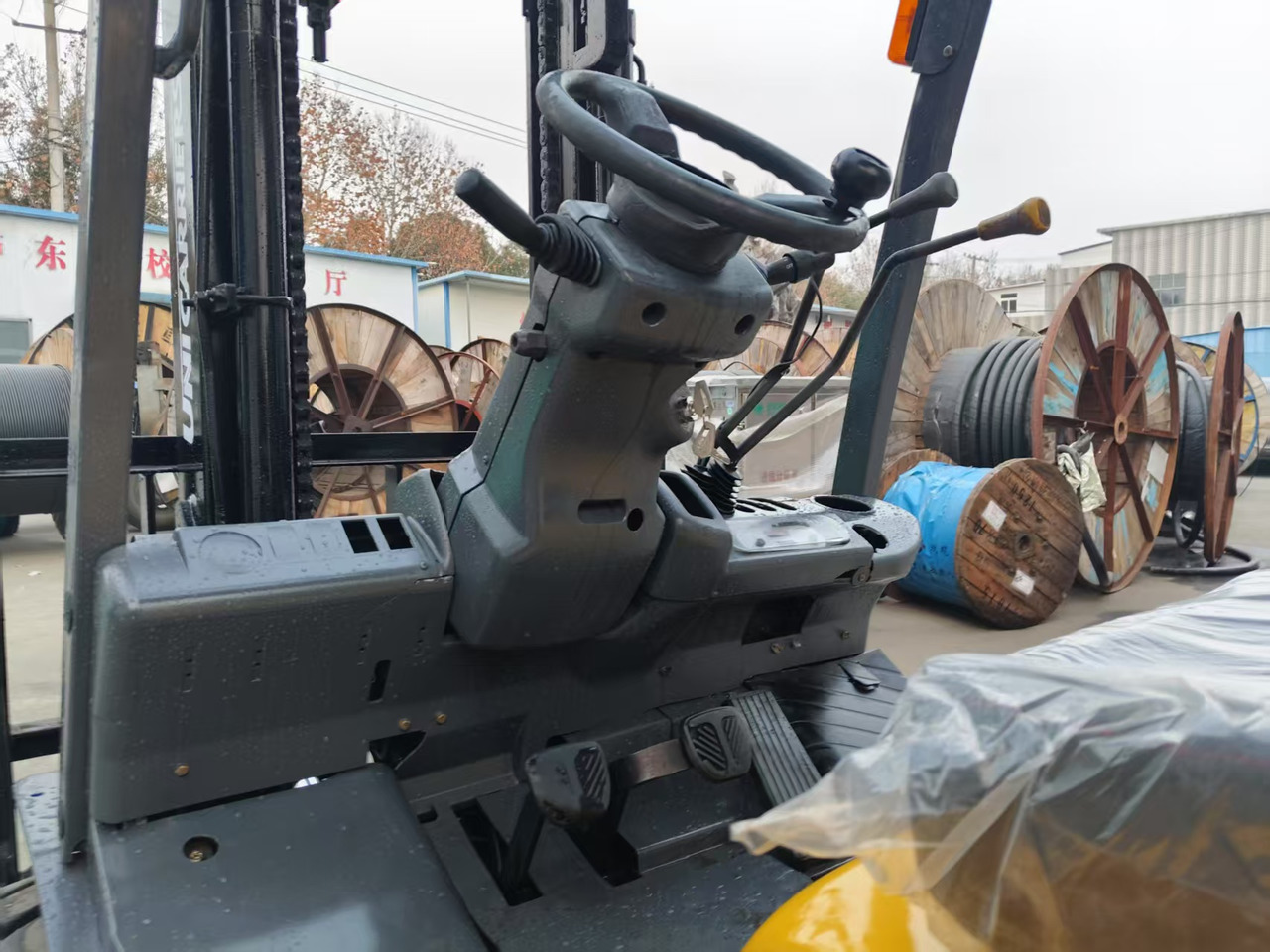 TCM FD30 Japan brand used 3 ton diesel forklift Customizable mast clamps - Carretilla elevadora diésel: foto 3 TCM FD30 Japan brand used 3 ton diesel forklift Customizable mast clamps - Carretilla elevadora diésel: foto 3