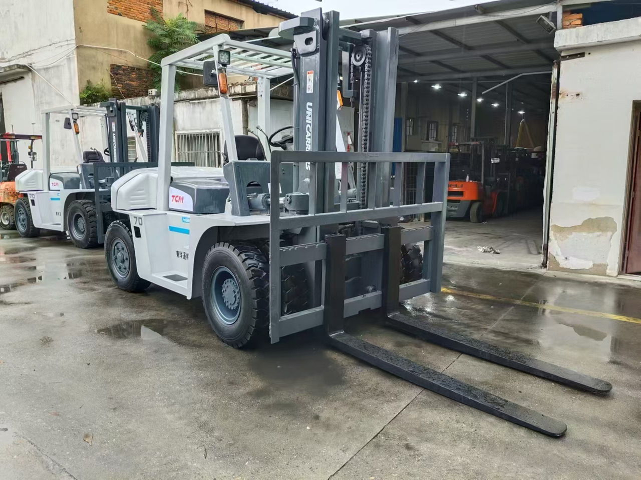 TCM FD70 japan brand 7 ton forklift used Customizable mast clamp side shift - Carretilla elevadora diésel: foto 5 TCM FD70 japan brand 7 ton forklift used Customizable mast clamp side shift - Carretilla elevadora diésel: foto 5