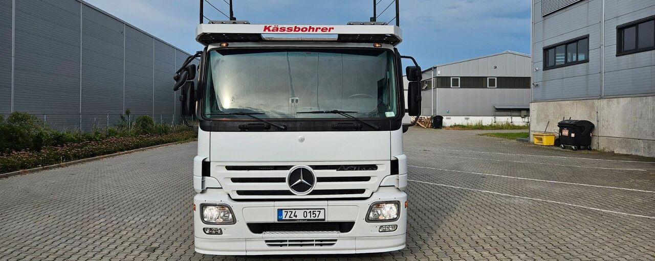 MERCEDES-BENZ Actros 1846 - Camión portavehículos: foto 2 MERCEDES-BENZ Actros 1846 - Camión portavehículos: foto 2