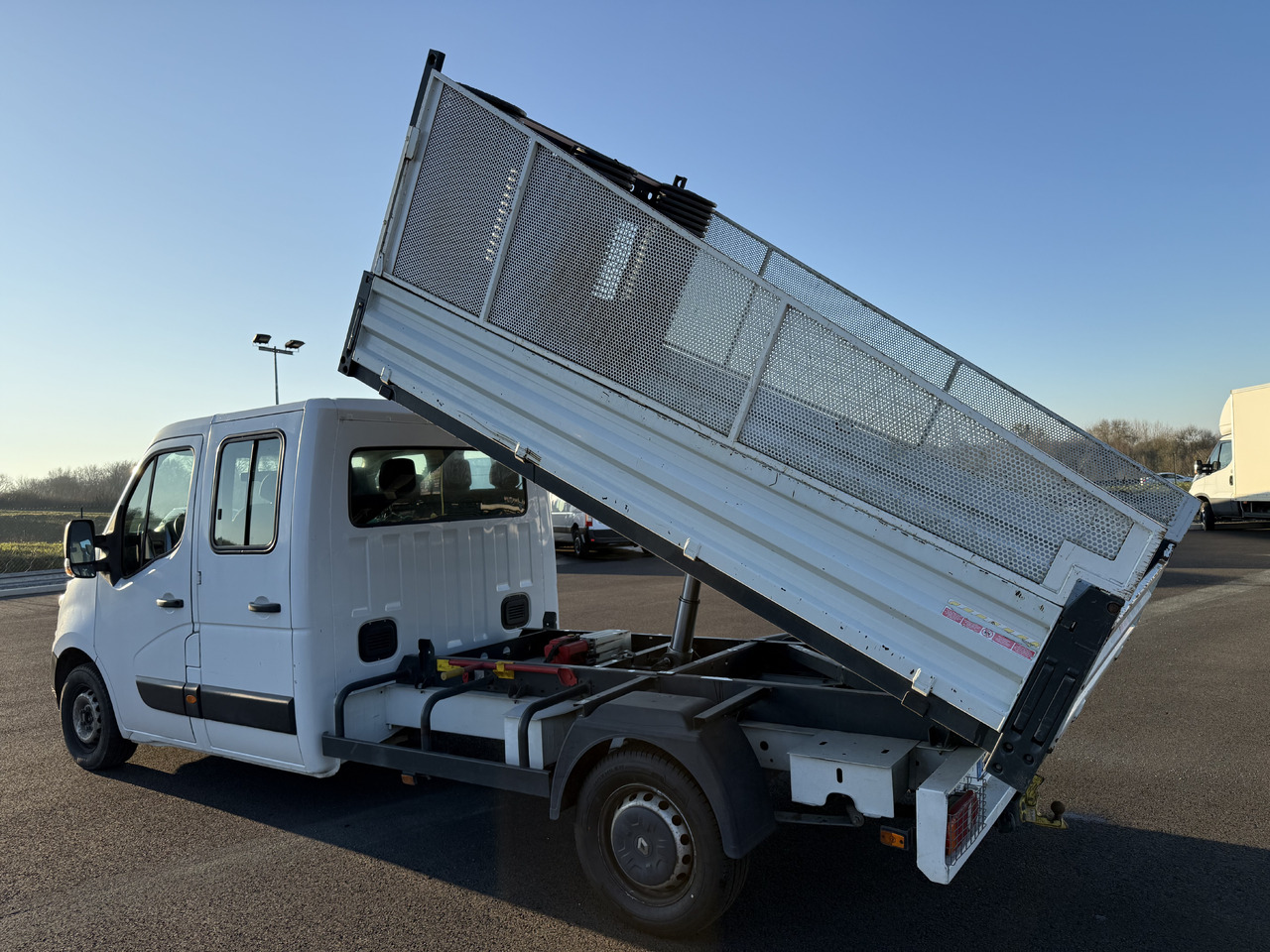 RENAULT MASTER 2.3DCI125 BENNE ACIER DOUBLE CABINE ROUE SIMPLE + REHAUSSE DE RIDELLE - Furgoneta basculante: foto 4 RENAULT MASTER 2.3DCI125 BENNE ACIER DOUBLE CABINE ROUE SIMPLE + REHAUSSE DE RIDELLE - Furgoneta basculante: foto 4
