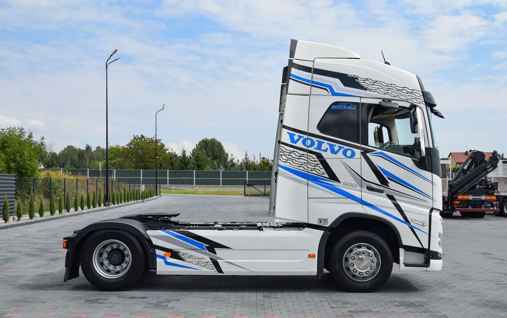Volvo FH500 / EURO 6 / NOWY MODEL / KLIMATYZACJA POSTOJOWA / ACC / LEDY / 2 ZBIORNIKI PALIWA / FULL SPILERY / 2022 / SERWISOWANY / SPROWADZONY - Cabeza tractora: foto 4 Volvo FH500 / EURO 6 / NOWY MODEL / KLIMATYZACJA POSTOJOWA / ACC / LEDY / 2 ZBIORNIKI PALIWA / FULL SPILERY / 2022 / SERWISOWANY / SPROWADZONY - Cabeza tractora: foto 4